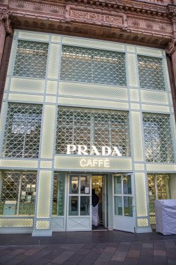 Londra, UK- 19 Ağustos 2023: Green Prade Kafe Harrods.