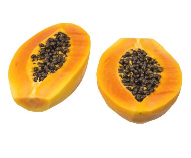 Pepaya ya da papaya meyvesinin yarısını soydum. Kes papayayı. Papaya 'nın yarısı. Papaya, sarımsı tenli ve tatlı turuncu etli büyük bir oval meyve..