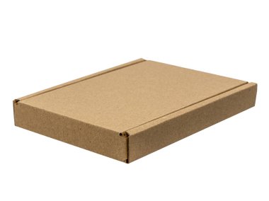 Kahverengi bükülmüş kutu. Kapalı karton kutu temiz beyaz arka planda izole.