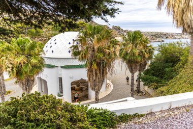 Rodos, Yunanistan - 9 Mayıs 2024: Kallithea Springs and thermes dome.