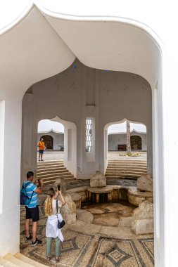 Rodos, Yunanistan - 9 Mayıs 2024: Kalithea Springs 'teki güzel kubbe 1930' larda, Rodos Adası, Yunanistan, Avrupa 'da inşa edildi. Kallithea Pınarı, Kallithea Pınarı Kallithea Körfezi 'nde yer almaktadır..