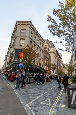 Londra, UK- 19 Eylül 2024 Glasshouse Sokağı 1. Dünya Savaşı 'ndaki Glassblower Pub..