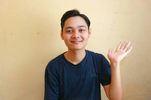 Garçon Indonésien Homme Adulte Qui Pose Devant Caméra Avec Sourire — Photo