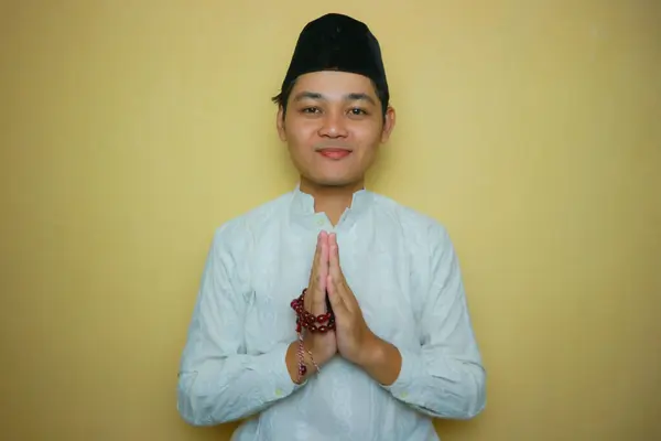 Musulmán Indonesio Ascendencia Asiática Vestido Con Ropa Musulmana Peci Negro —  Fotos de Stock