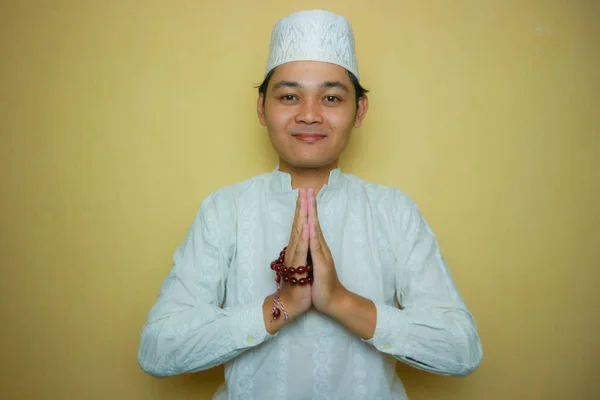Musulmán Indonesio Ascendencia Asiática Vestido Con Ropa Musulmana Peci Negro — Foto de Stock