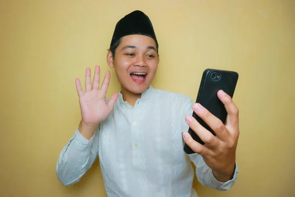 Indonesisk Muslimsk Man Asiatisk Härkomst Bär Muslimska Kläder Och Svart — Stockfoto