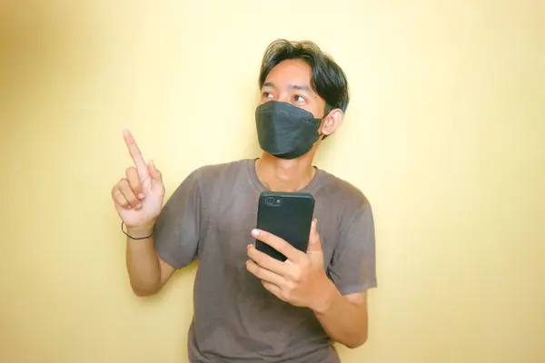 Homem Indonésio Asiático Bonito Está Posando Com Muitas Expressões Fundo — Fotografia de Stock