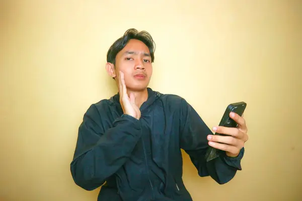 Homem Indonésio Asiático Bonito Está Posando Com Muitas Expressões Fundo — Fotografia de Stock