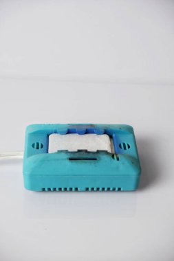 Kullanılan elektrikli sivrisinek kovucu yanmış görünüyor.