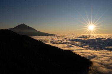 ATARDECER EPİKO CON EL TEIDE 