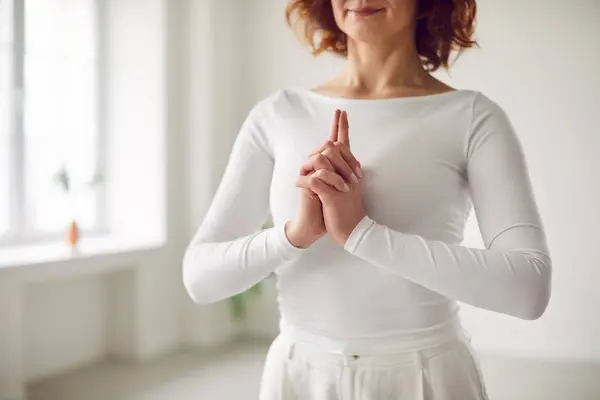 Close Shot Active Peaceful Woman White Sportswear Hands Engaged Meditating — Stock Photo, Image