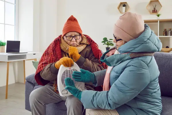 Senior Family Couple Getting Very Cold Home Two Retired Old — Stockfoto