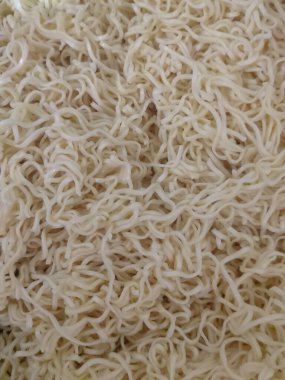 et ve sebzeli erişte.