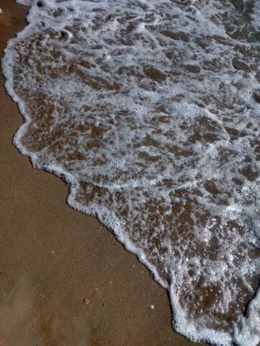 Sahilde güzel deniz dalgaları