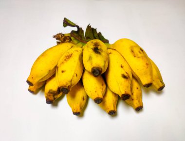 beyaz arkaplanda taze muz