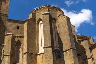 Laguarcia 'daki San Juan Bautista Kilisesi' nin pitoresk dış yapısını araştırın. Bu büyüleyici fotoğrafla Laguarcia mimarisinin güzelliğini keşfedin..