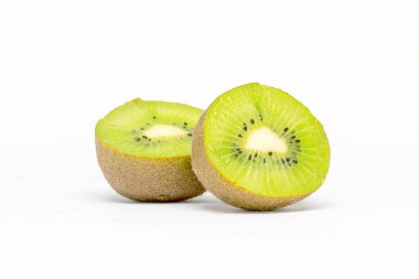 Canlı stok imajımızla besleyici yaşamın özünü yakalayalım. İki lezzetli kivi, el değmemiş beyaz bir arkaplana karşı. Sağlığa duyarlı reklamlar için idealdir, bu görüntü sağlıklı beslenmenin özünü somutlaştırır. Hisselerini yükselt. 