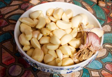 Sarımsak. karanfil sarımsak. Soyulmuş sarımsak karanfili