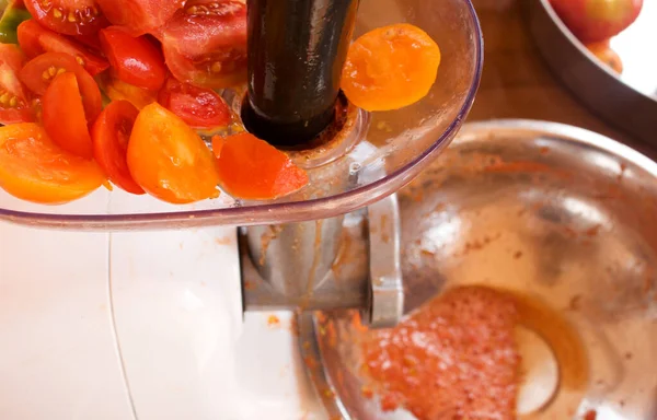 Tomaten Met Peper Verwerking Van Tomaten Groenten Koken Gerechten Uit — Stockfoto