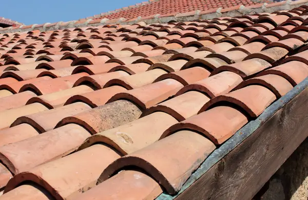 Red Tile Roof Building Close — Stock Photo, Image