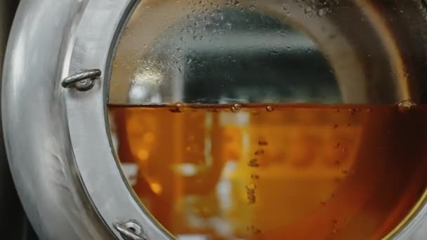 Сучасна Пивоварня Сусло Вариться Баку Вид Крупним Планом Виробництво Ремесел — стокове відео