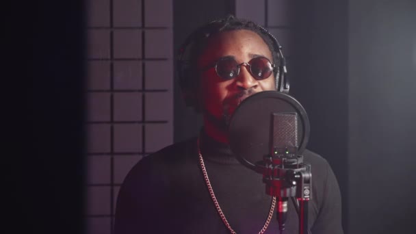 African American Singer Headphones Singing Microphone Music Studio Slow Motion — Stock Video
