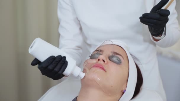Zeitgenössische Kosmetologische Behandlung Für Weibliche Schönheit Age Und Verjüngungsverfahren Ästhetikerin — Stockvideo