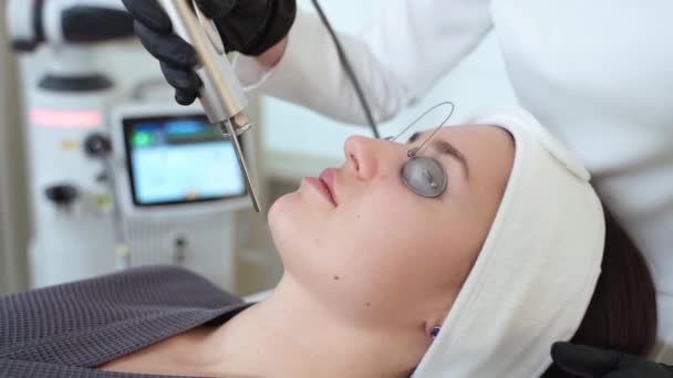 Профессиональное Лечение Кожи Аппаратной Косметологией Yag Лазер Используется Удаления Морщин — стоковое видео