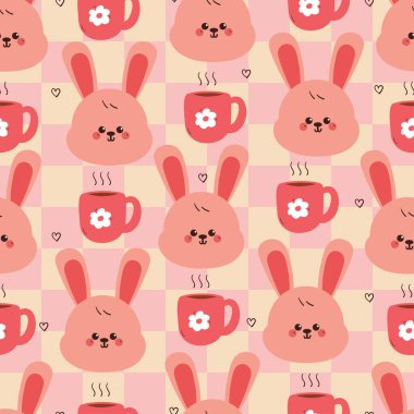 Kusursuz desenli pembe fincanlı sevimli çizgi film tavşanı. Duvar kağıdı ve hediye paketi için pembe kareli arkaplanı olan sevimli hayvan deseni