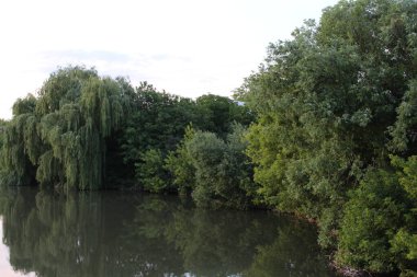 Köydeki küçük göl.