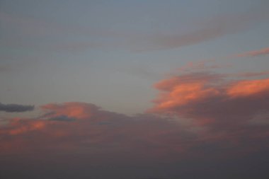 Bulutlu güzel gökyüzü, doğa arka planı