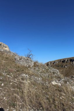 Dağın içinde yatay