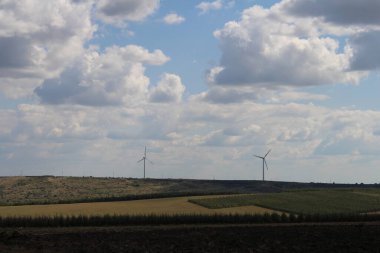 Rüzgar türbini sahada