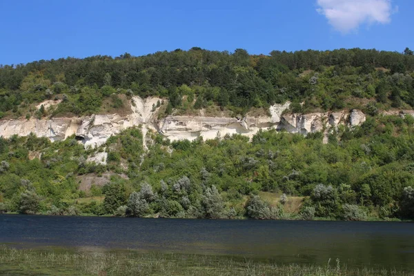 Dağlardaki dağ manzarası