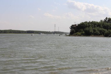 Güzel göl manzarası