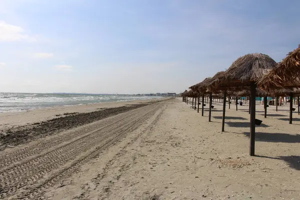 İsrail 'in kuzeyindeki Akdeniz adasındaki kumsal.