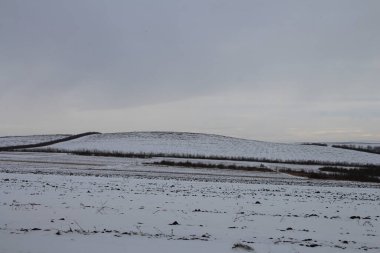Kar- kışın tepeler ve tarlalar