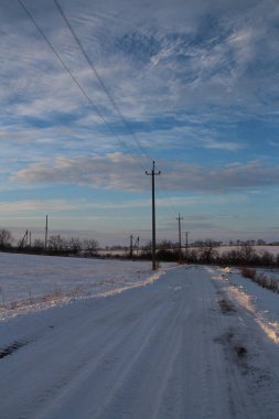 Kırsaldaki güzel kış manzarası