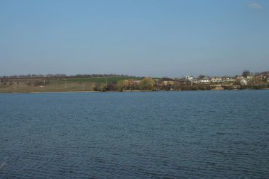 Güzel göl manzarası