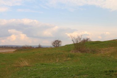 Sonbaharda tepelerin manzarası