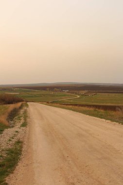Bozkırda yol var. Bozkır, Rusya.