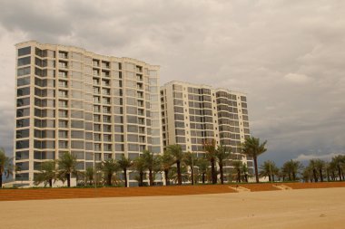 Şehirdeki modern apartman