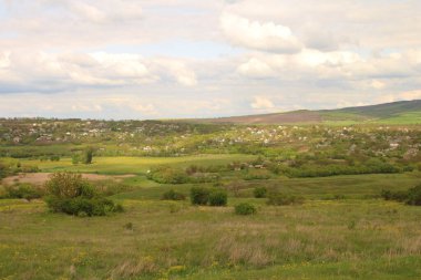 Dağlarda bir vadi köyü.