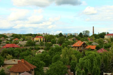 Şehrin tepesinden şehrin manzarası.