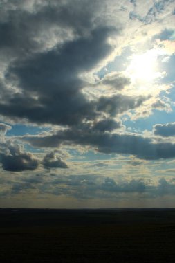 Gölün üzerinde güzel bir gün batımı