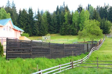 Kırsal kesimde çitler