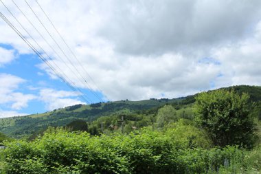 Bir yolu olan güzel bir manzara