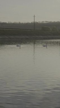 Akşamları gölün güzel manzarası
