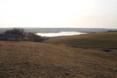 Köyde bahar geldi. Güneş doğuyor..