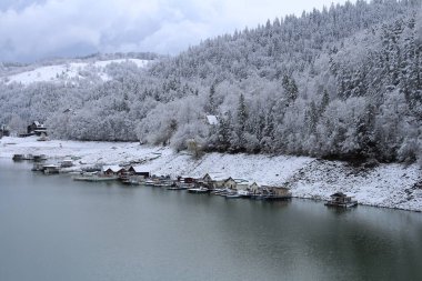 Alplerdeki kış manzarası